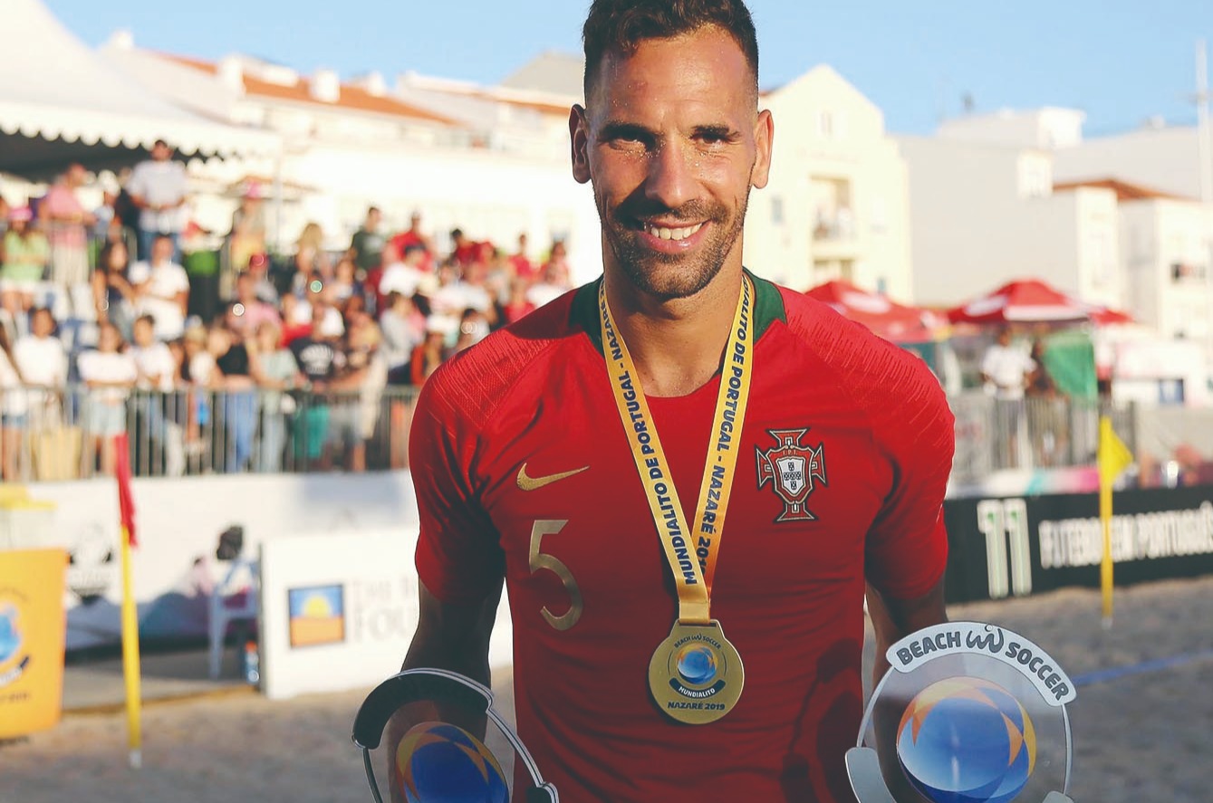 Jordan Santos eleito melhor jogador do mundo de futebol de praia