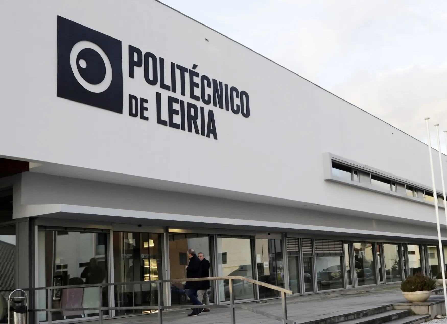 Politecnico de leiria servicos centrais fc 1004