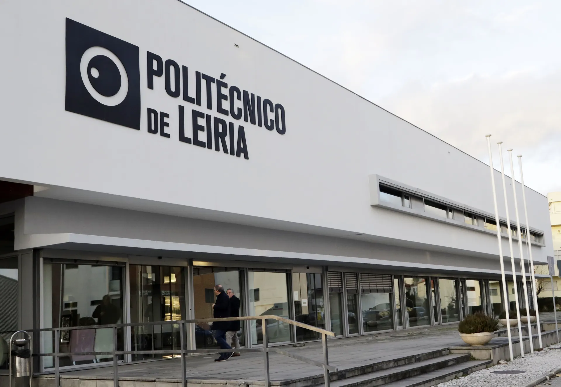 Politecnico de leiria servicos centrais fc 1004