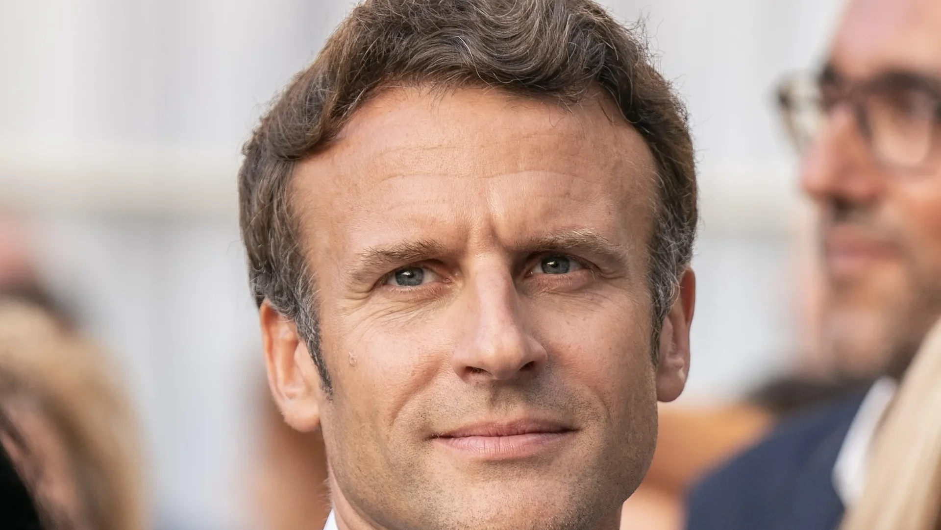 Macron 2