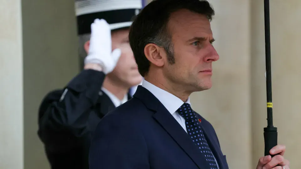 Macron2