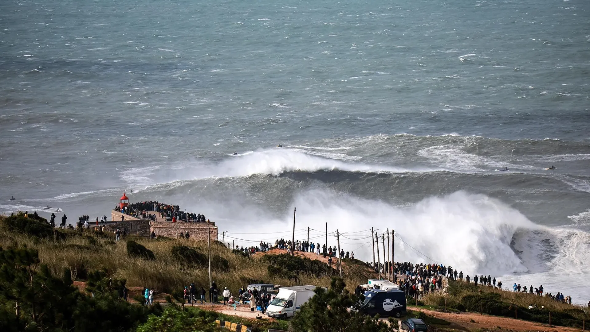 Ondas Gigantes Anzare Praia Do Norte