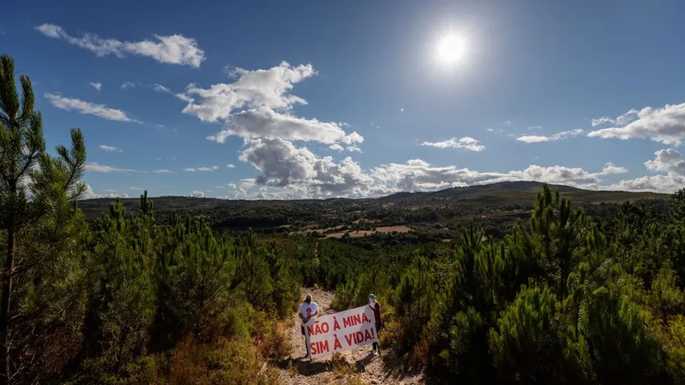 Venda De Terreno à Lusorecursos 1